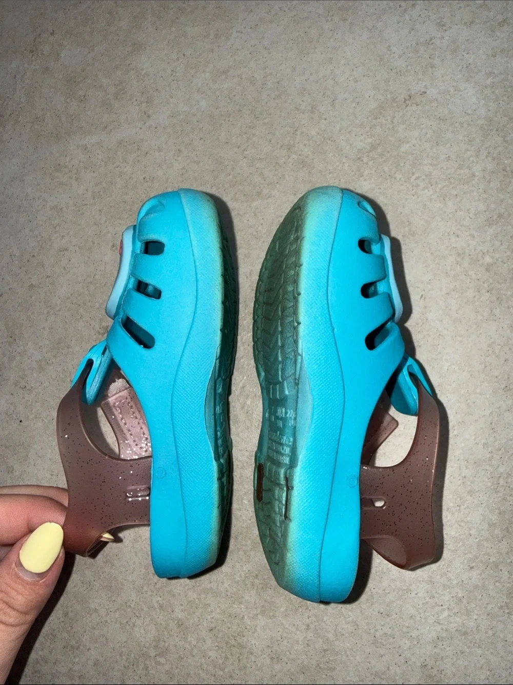Ipanema Turquoise Kids Mermaid Water Shoes with Pink Straps size 7 toddler